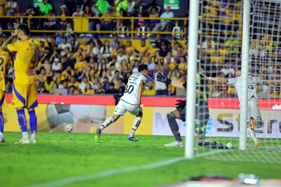 Tomás Badaloni puso helado al Uni con un gol al minuto 85. Todo parecía derrumbarse en casa de los Tigres.