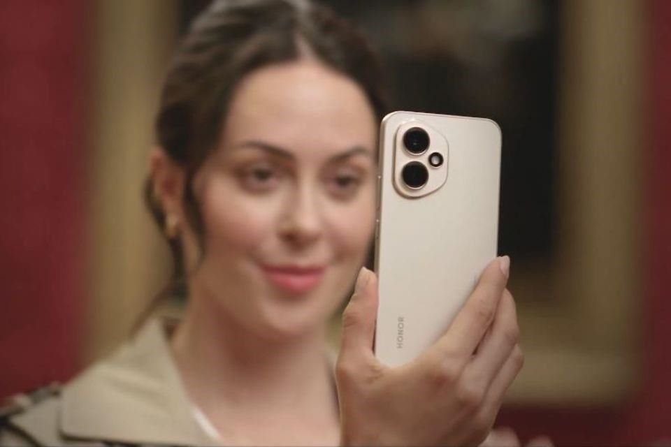 Google refuerza colaboración con la marca china Honor mediante una función que animará brevemente las fotografías.