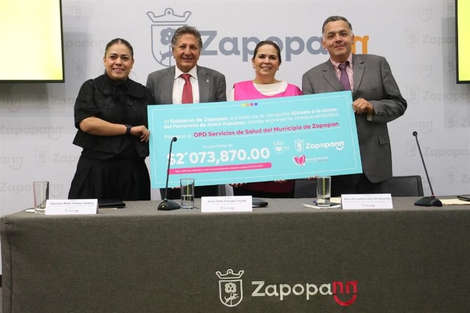A través del pago del Impuesto Predial 2025 se otorgó un cheque simbólico de 2 millones 73 mil 870 pesos al Patronato de Salud Zapopan.