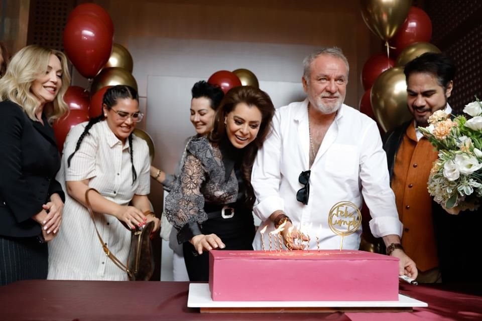 Así fue el pastel de Carillo.