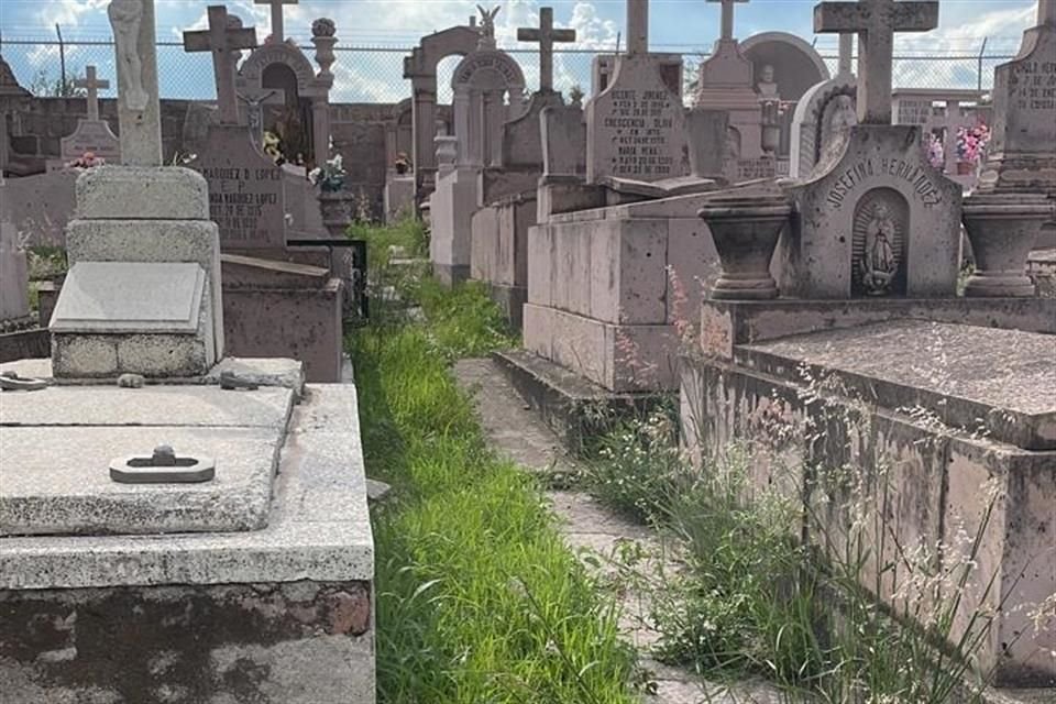 Diante da deterioração do cemitério de Yahualica, a prefeita daquele município afirma que o transformará em um local 
