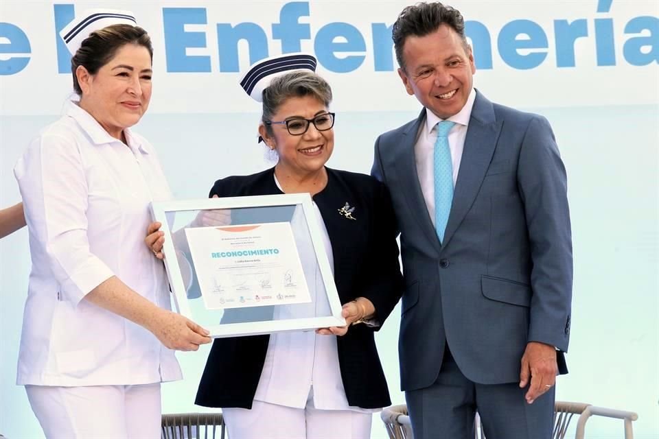Al celebrar el Día de la Enfermera, el Gobernador de Jalisco anunció plan para triplicar el número de afiliados al 'Seguro Salud Jalisco'.
