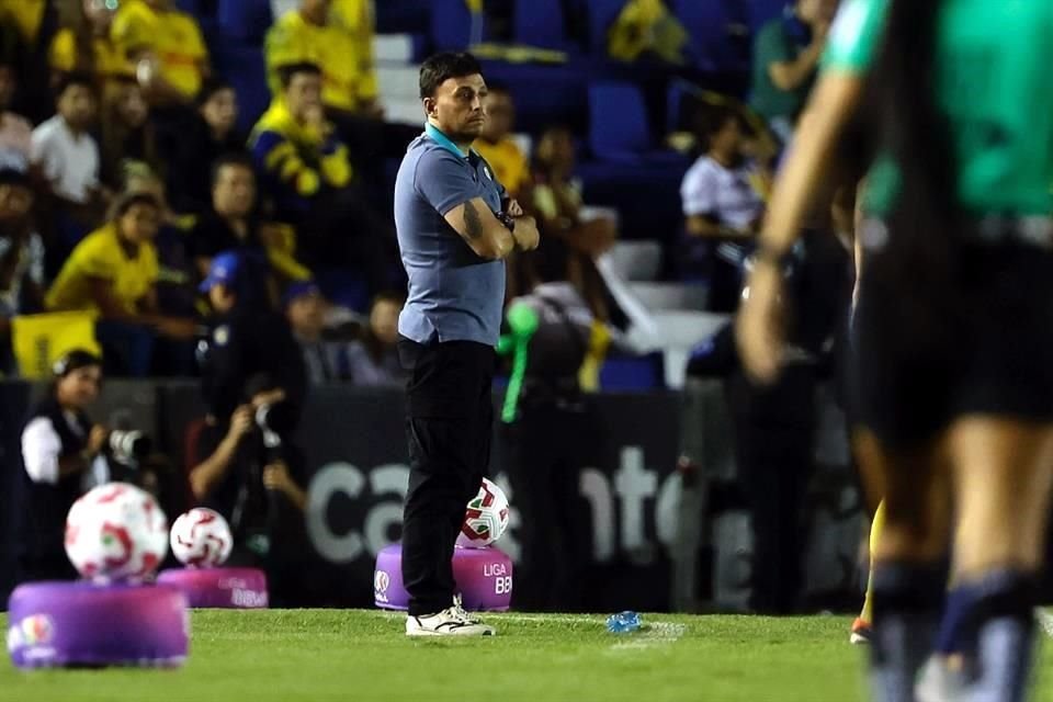 Ángel Villacampa volvió a perder una Final como estratega del América femenil.