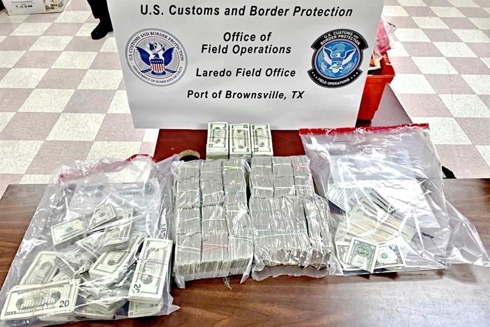 El dinero se localizó entre la ropa de la pareja y su vehículo en el puente que conecta Brownsville con Matamoros.