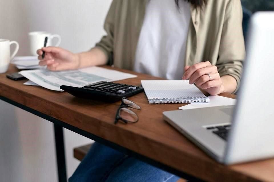 Descubre por qué un fondo de emergencia es esencial para tu estabilidad económica y cómo te ayuda a tomar mejores decisiones financieras.