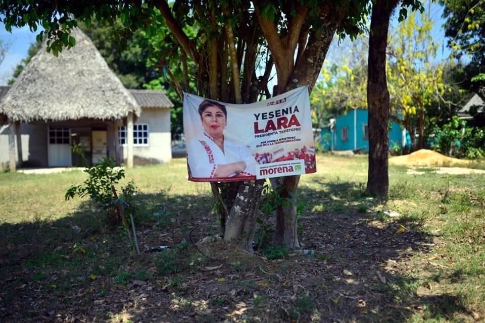 Yesenia Lara, candidata de Morena a la Alcaldía de Texistepec, Veracruz, fue asesinada a balazos cuando encabezaba una caravana nocturna por las calles de su municipio.