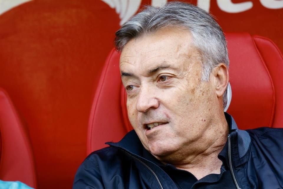 Las Chivas tienen a su nuevo director técnico en la figura del español Domenec Torrent, quien ha dirigido al Atlético San Luis.