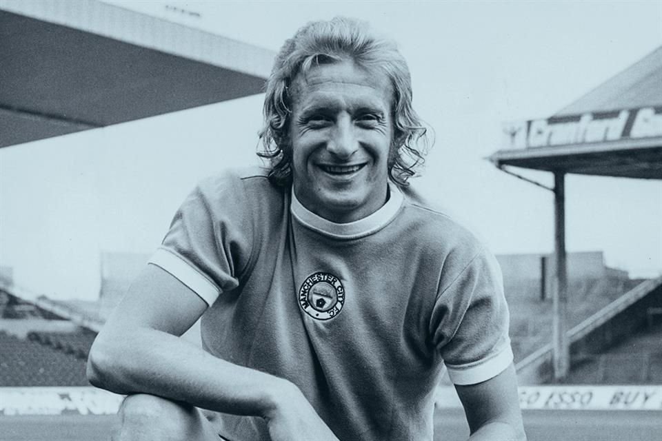 En 1961, el delantero del Manchester City, Denis Law, marcó seis goles, pero aun así terminó perdiendo.