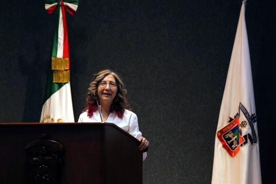 Mara Robles toma protesta como Rectora de CUCEA.