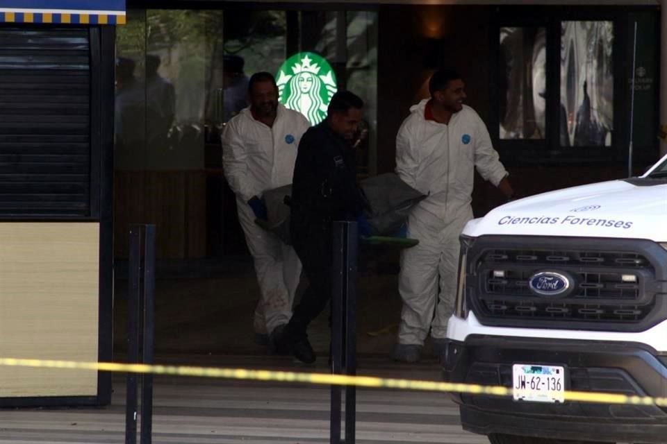 Las autoridades investigan el asesinato del abogado ocurrido en un café.