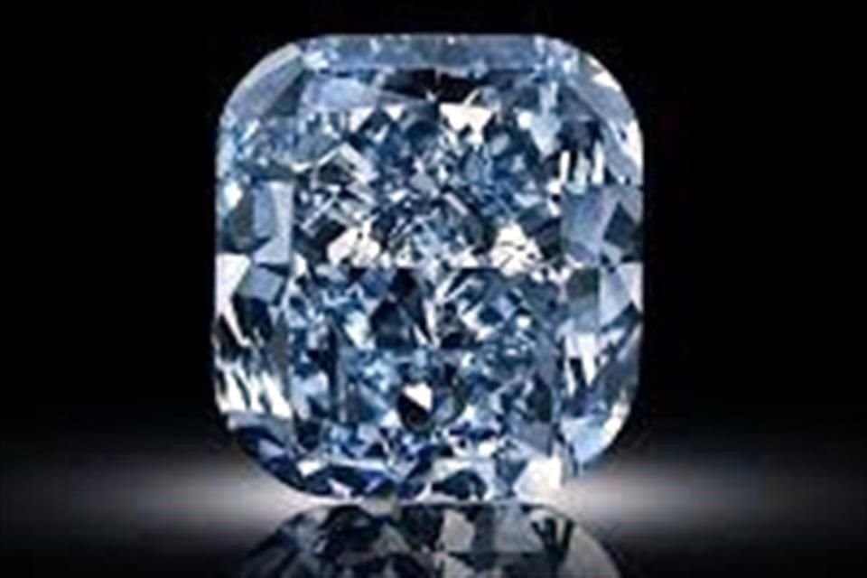 Señalan que los diamantes azules están en la cima de la pirámide de la rareza.