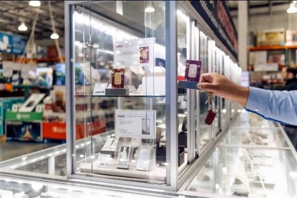Clientes de Costco ahora solo podrán comprar un lingote de oro por transacción, en vez de los dos previos.