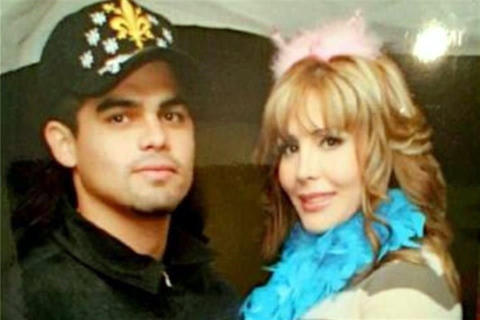 Griselda López con su hijo Edgar Guzmán, asesinado el 8 de mayo de 2008 en Culiacán.