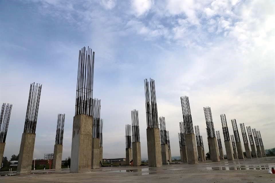 El Hospital Civil de Oriente tiene construida, en obra negra, la planta baja, el nivel 1 y 2, y el tercer piso está en proceso.