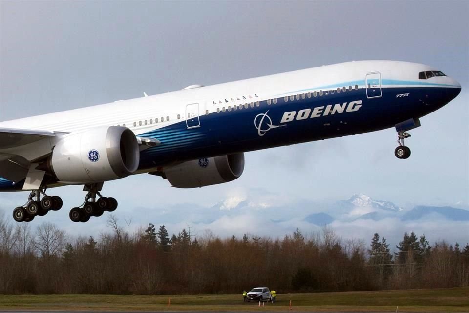 Según reporte, 'la cultura empresarial de Boeing parece obstaculizar' que sus empleados autorizados por la FAA 'se comuniquen abiertamente con la FAA'.