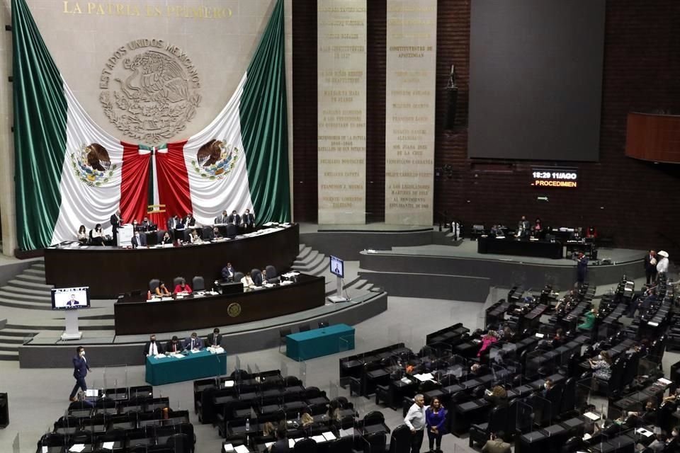 A petición de mayoría, se citó mañana a Jucopo de San Lázaro para dar a Oposición propuesta de redacción para dictamen de reforma eléctrica.