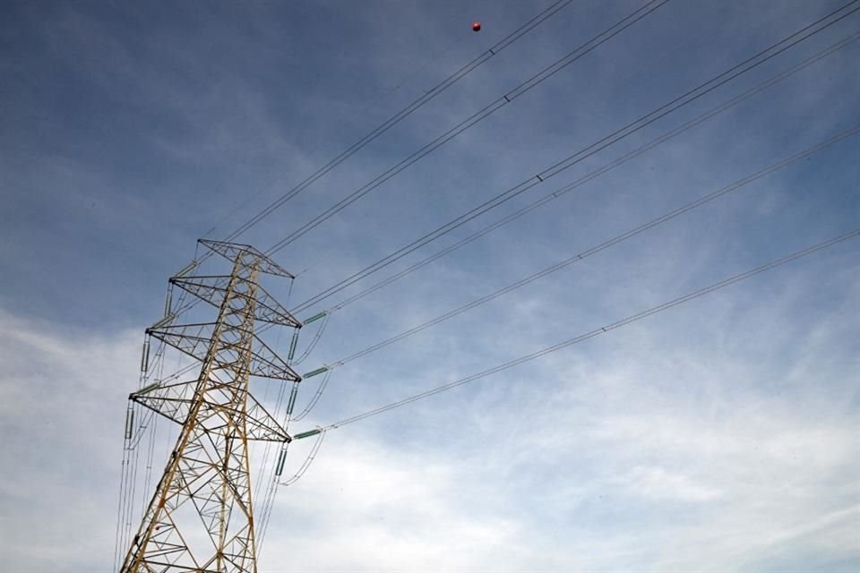 En los últimos dos años, el País cobró a las empresas 0.21 dólares por kilowatt/hora, con lo que se ubica en la séptima posición de 20 naciones en el continente analizadas por la plataforma.