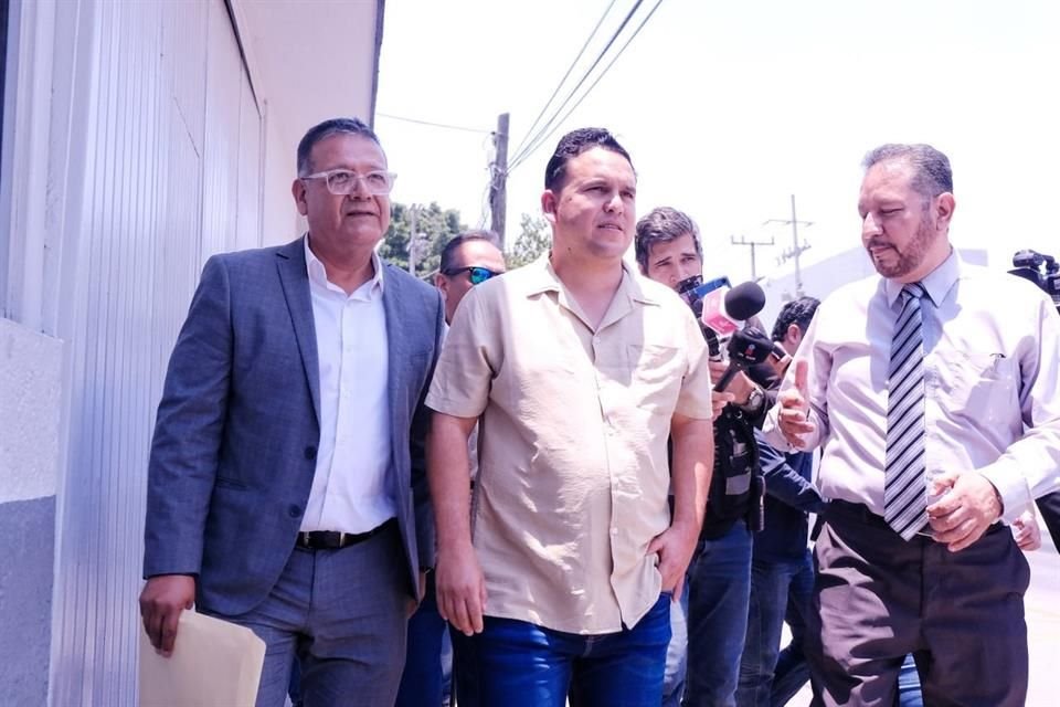 De burgemeester van Cihuatlán ging naar het Openbaar Ministerie om te getuigen nadat Los Alegres del Barranco narcocorridos zong in de gemeente.