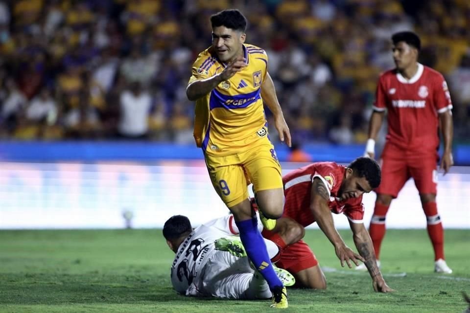 Así regresaba Nico a la senda del gol.