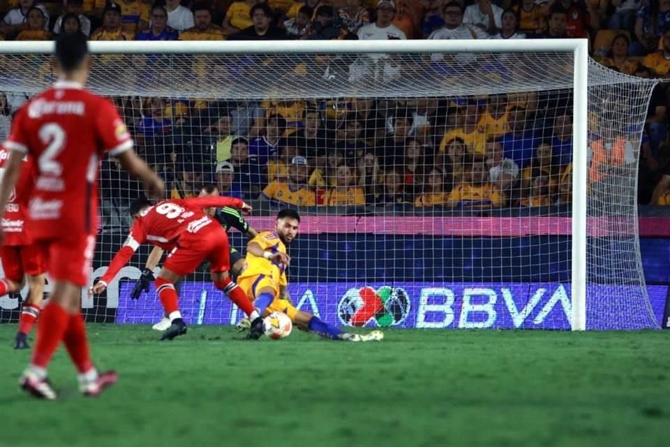 Observa más de las acciones del empate 1-1 de Tigres ante Toluca en la ida de las Semifinales.
