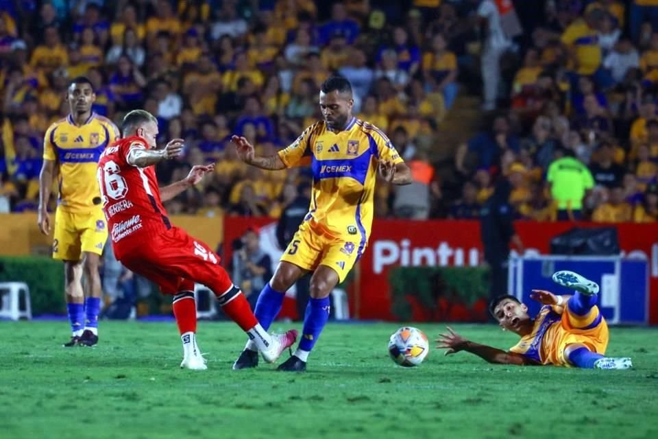 Observa más de las acciones del empate 1-1 de Tigres ante Toluca en la ida de las Semifinales.