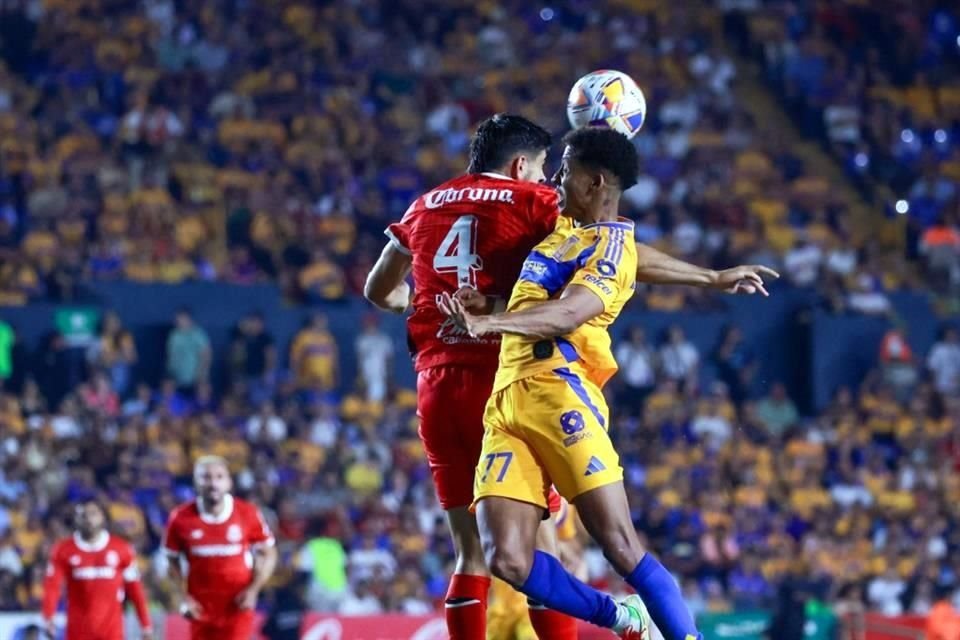 Observa más de las acciones del empate 1-1 de Tigres ante Toluca en la ida de las Semifinales.