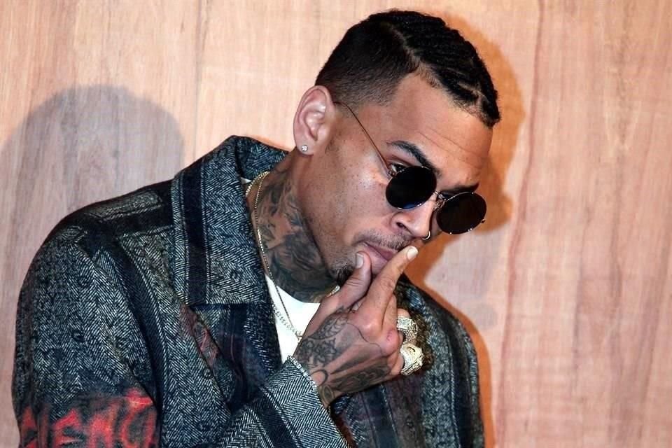 El rapero Chris Brown fue arrestado en Londres este jueves tras haberle lanzado una botella de tequila a un productor, ¡en 2023!