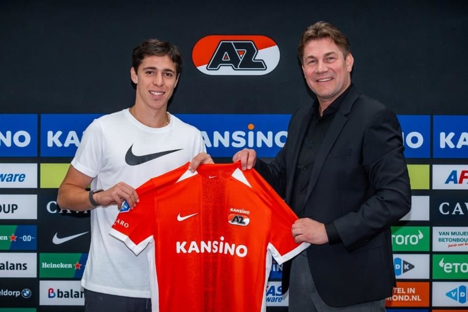 El lateral mexicano Mateo Chávez, de 21 años y canterano de Chivas, fue anunciado como nuevo jugador del AZ Alkmaar de la Eredivisie.