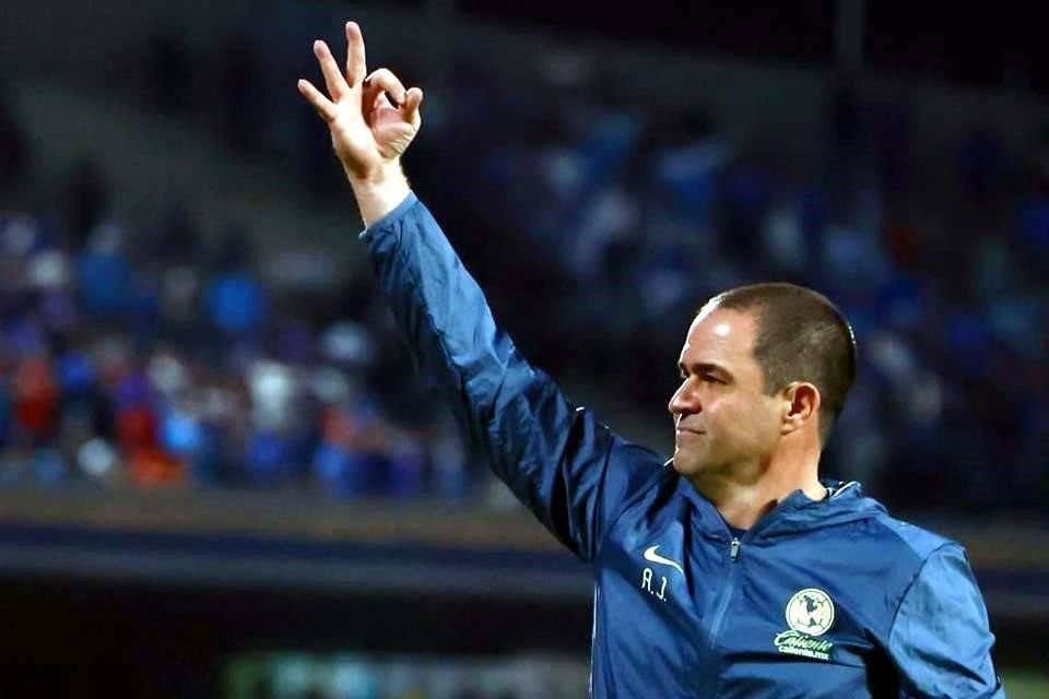 Así le respondió André Jardine a la afición celeste tras ser expulsado.