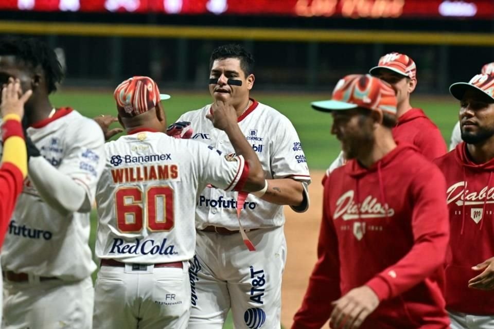 La novena escarlata ganó su serie número 18 en casa.