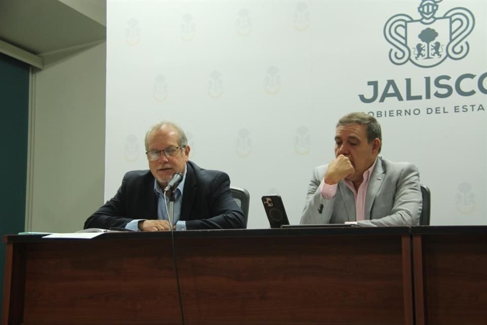 Fiscal de Jalisco, Salvador González de los Santos y el Coordinador de Seguridad, Roberto Alarcón Estrada (izq. a der.).