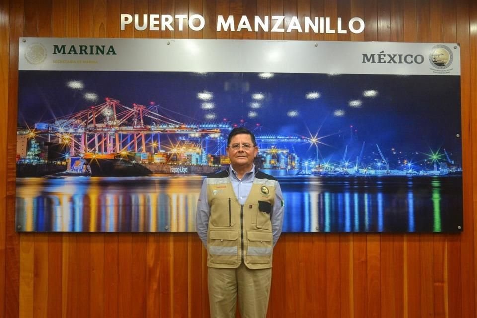El Almirante Guillermo Mejía George asumió el cargo de titular de la Administración del Sistema Portuario Nacional Manzanillo.