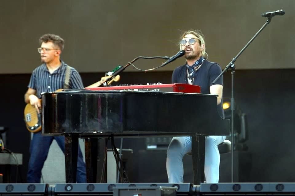 El festival Emblema arrancó con Hanson y Natasha Bedingfield, quienes pusieron eufórico al público con covers y temas clásicos del pop.