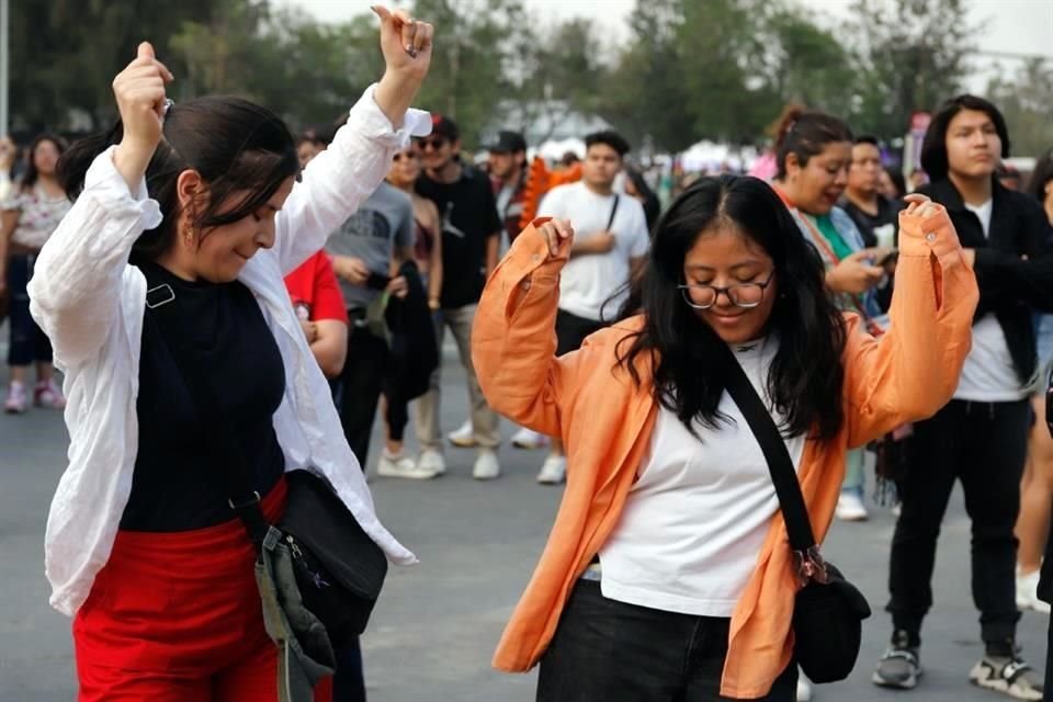El baile no faltó entre las asistentes.