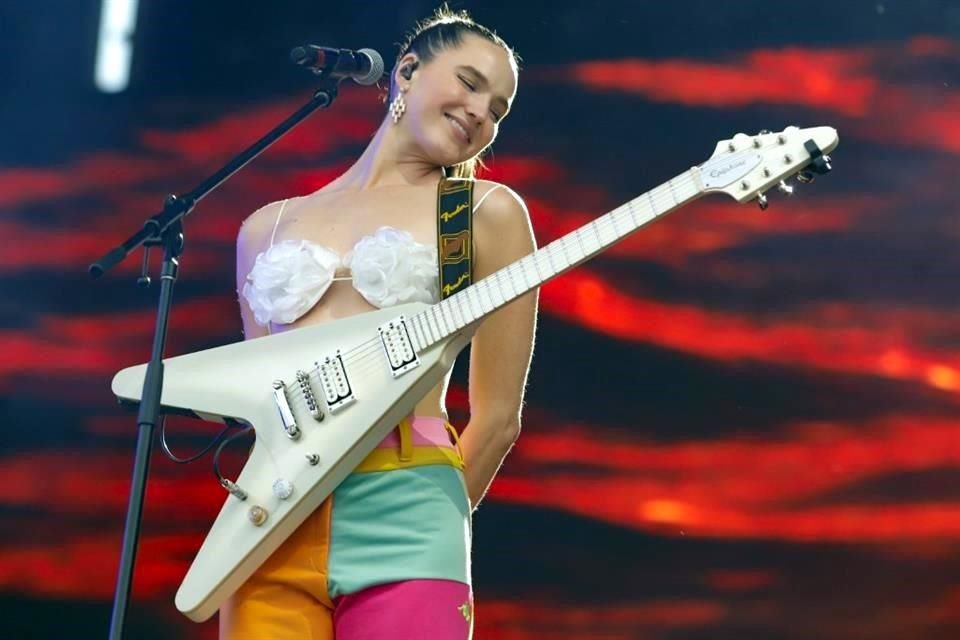 Ya entrada la tarde el público aplaudió la participación de Sofi Tukker.