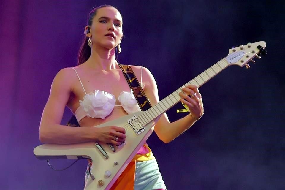La dupla Sofi Tukker puso los acordes perfectos para que se diera el baile en el Festival Emblema, en su primer jornada.