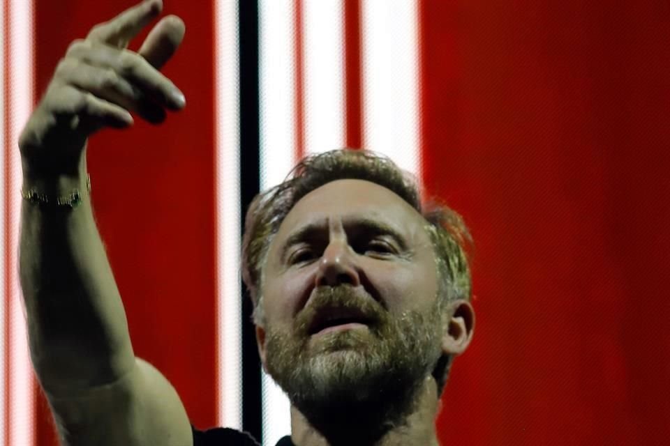 David Guetta puso fin a la jornada musical del festival Emblema que logró reunir poco más de 44 mil asistentes.