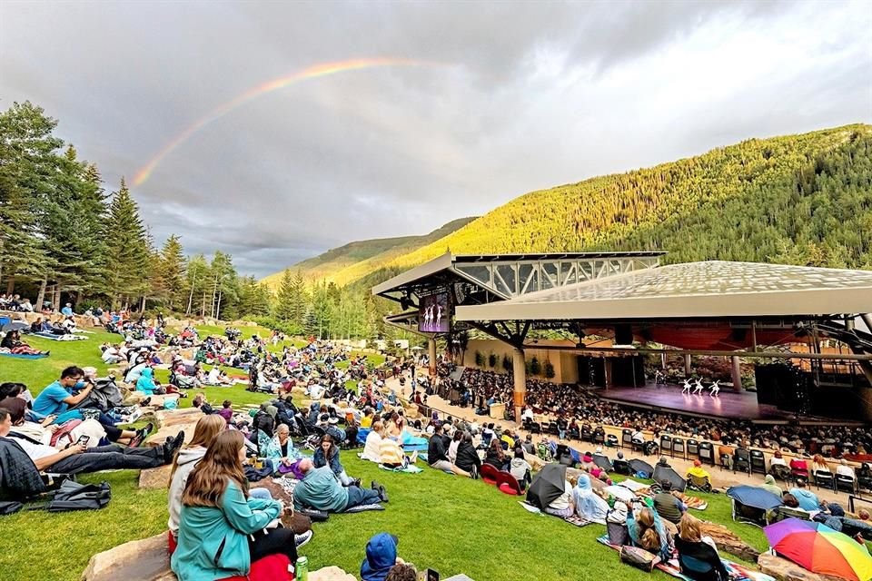 La población de Vail destaca por la hospitalidad de su gente y por convertirse en un escenario -como de cuento- en donde se desarrollan reconocidos eventos gastronómicos, culturales y musicales.
