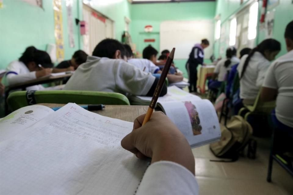 En Jalisco hay un déficit de más de mil maestros por cada nivel educativo, por lo que la SEJ busca contratar a todo ese personal.