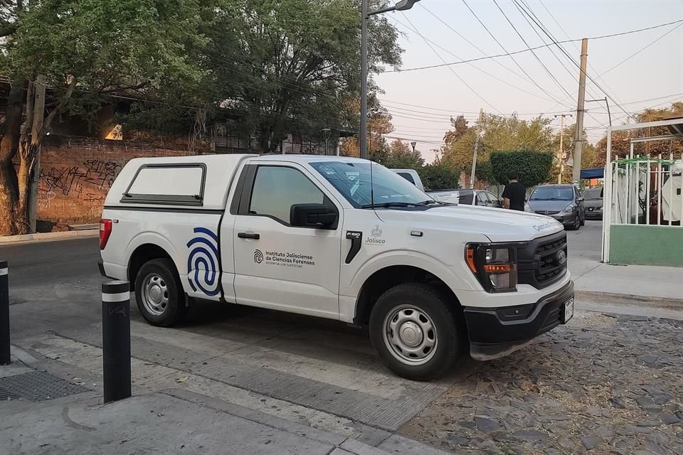 Un hombre fue asesinado junto con su perrita, en un domicilio de la Colonia Fovissste Miravalle. Los cuerpos fueron encontrados hoy por un familiar que pasó por el domicilio.