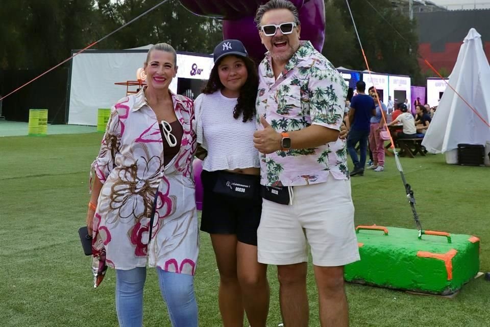 La familia Soto asiste año con año al festival Emblema, como amantes del pop.