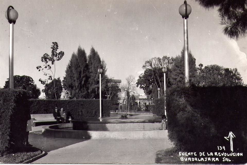 Las luminarias que actualmente se encuentran en el parque, son las del diseño original.