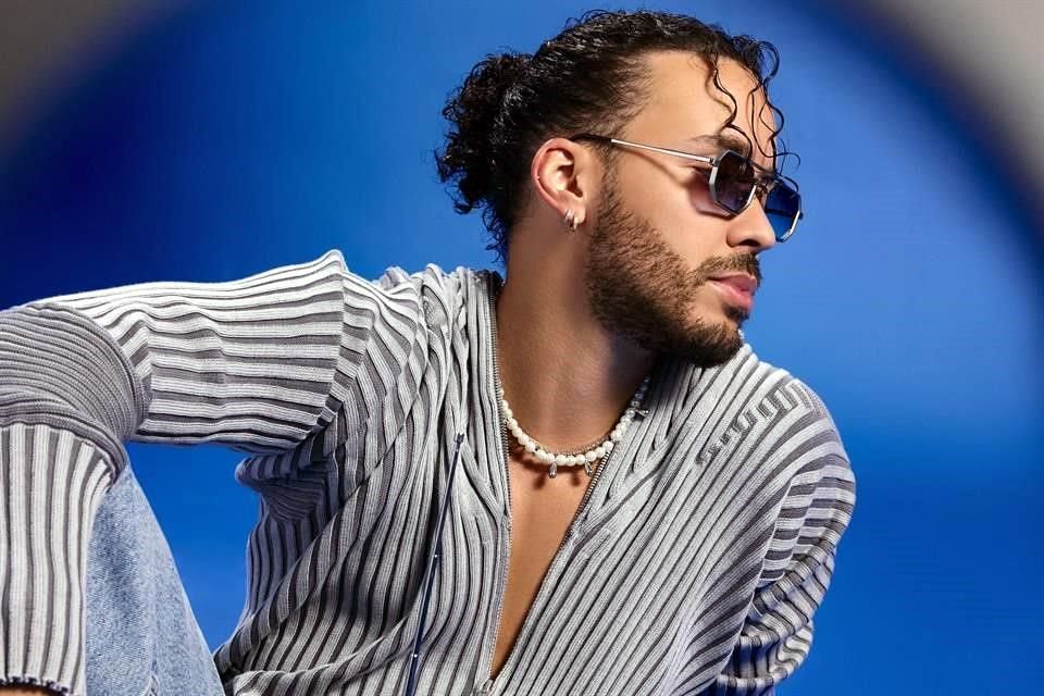 Prince Royce homenajea a figuras como Presley, Beatles, Wonder y Bee Gees ¡a ritmo de bachata!