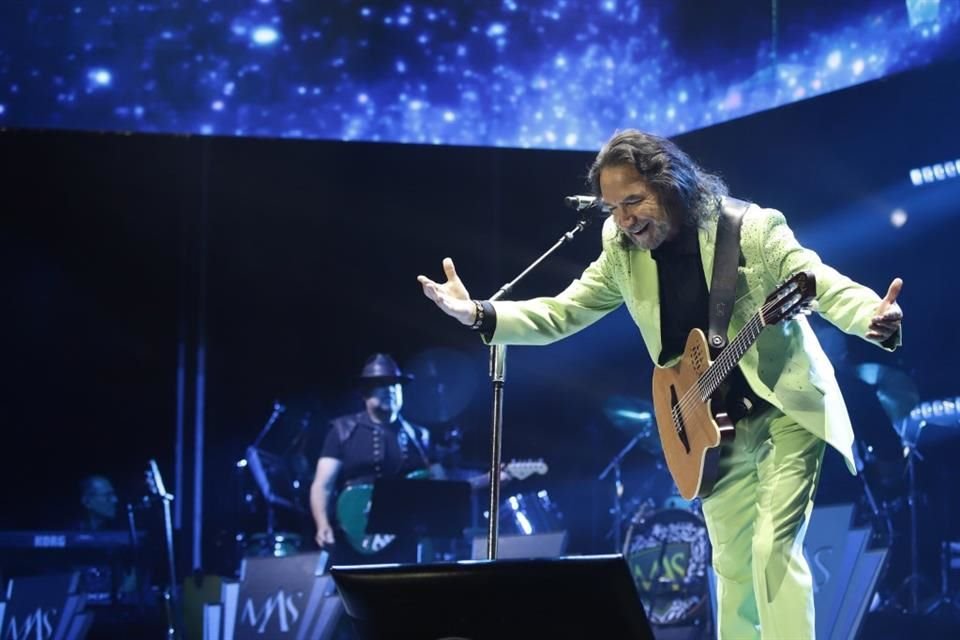 Marco Antonio Solís concert at the 3 de Marzo Stadium.