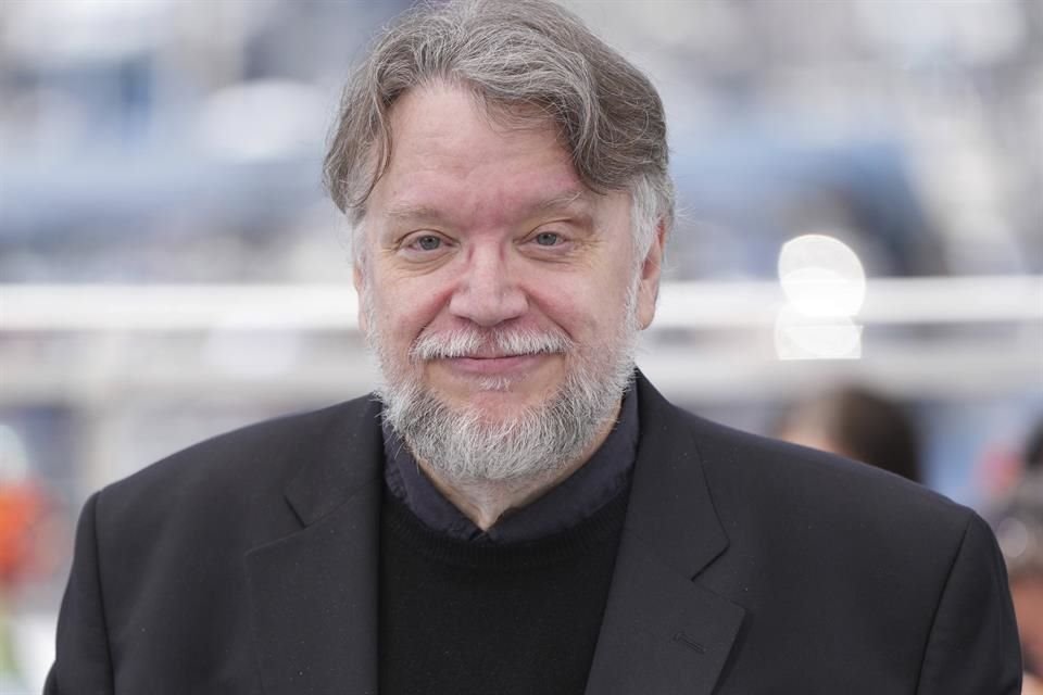 Considera Guillermo del Toro que el cine debería emocionar en lugar de ser objetivo y distante, e intentará probarlo con su filme 'Frankenstein'.
