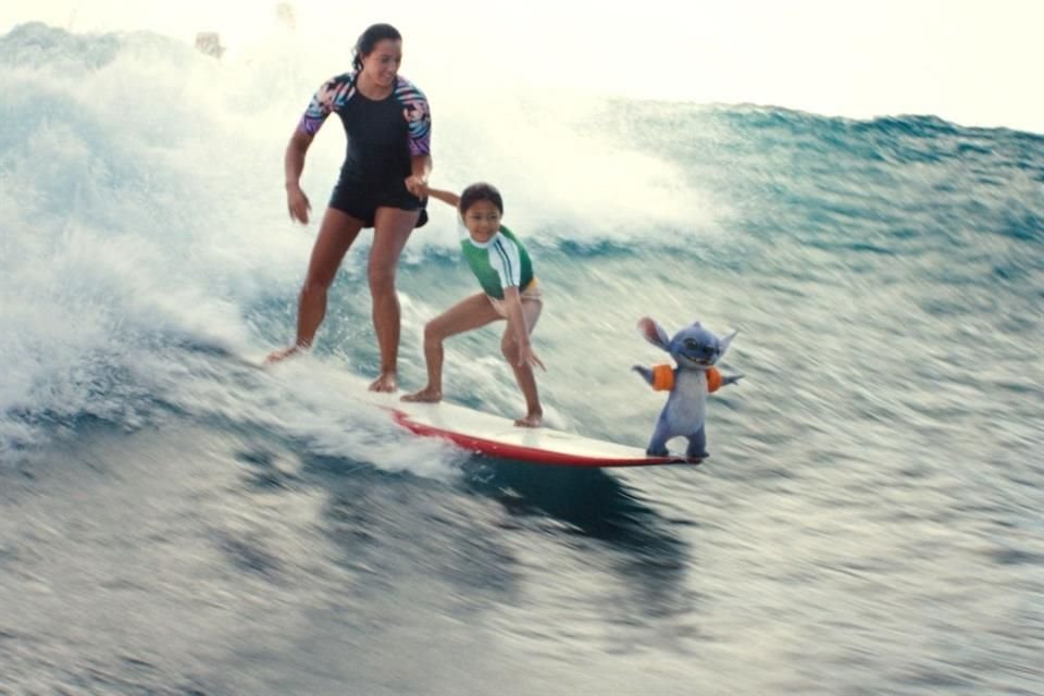 Desde la música hasta los paisajes y tradiciones, la versión de acción real de 'Lilo & Stitch' pretende rendir homenaje a la cultura hawaiana.