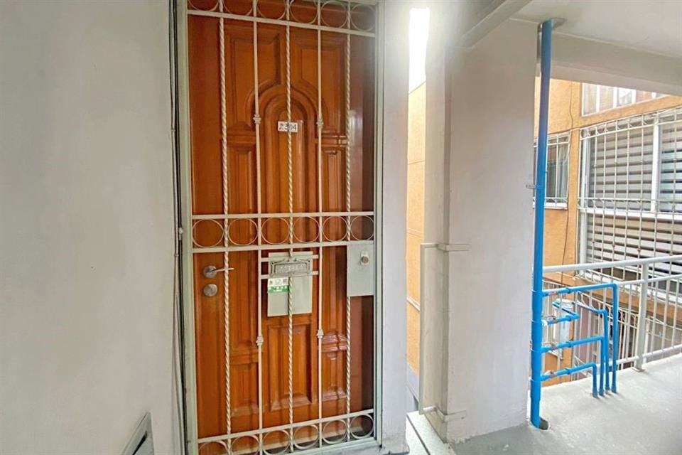 Sobreprecios, falsificación de documentos, carencia de registro sanitario de Cofepris para vender fármacos, son algunas de las irregularidades que se detectaron en las empresas.