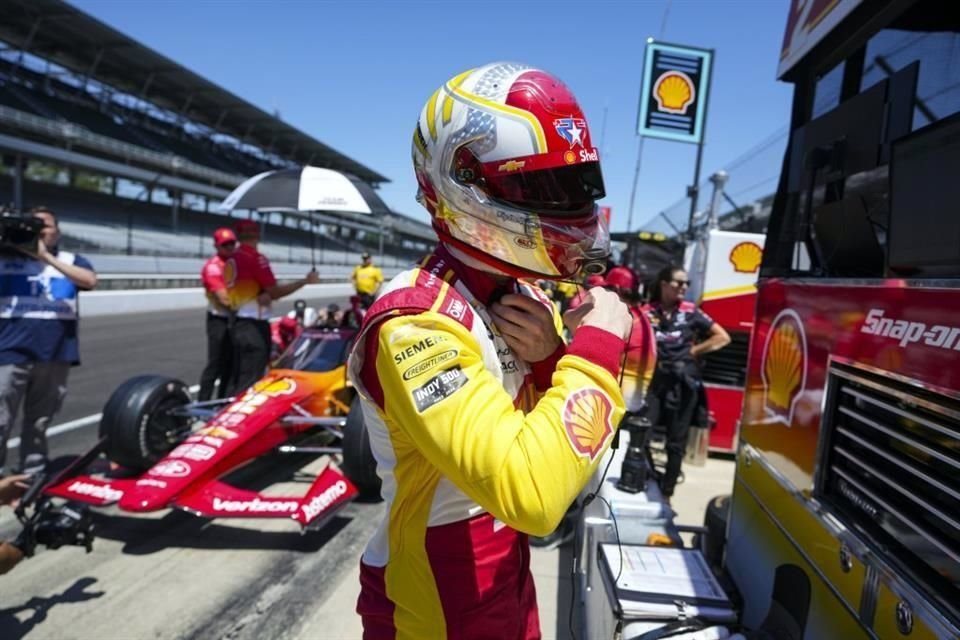 Josef Newgarden (foto) y Will Power saldrán desde el fondo de la parrilla de las 500 Millas de Indianápolis tras encontrarse irregularidades en sus autos.