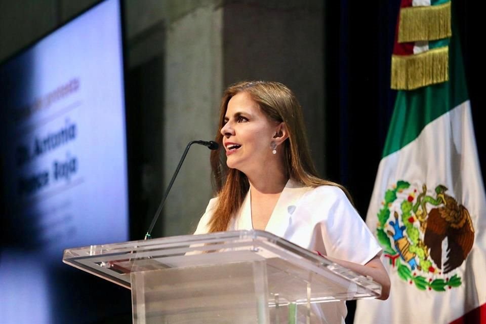 Karla Alejandrina Planter Pérez, Rectora de la Universidad de Guadalajara.