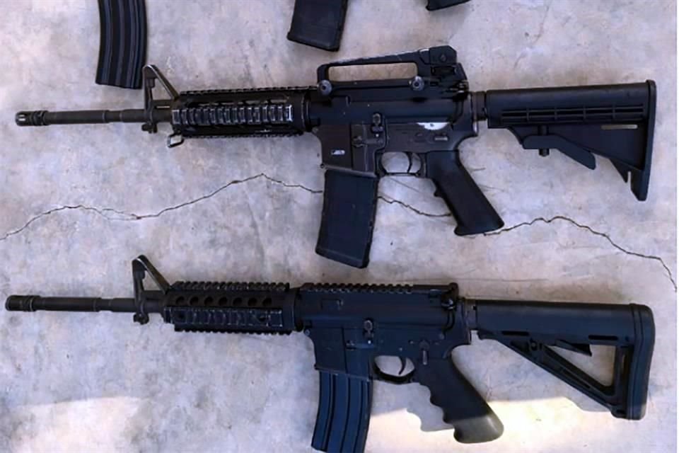 Armas de integrantes de Los Chapitos que fue incautado  por fuerzas federales.